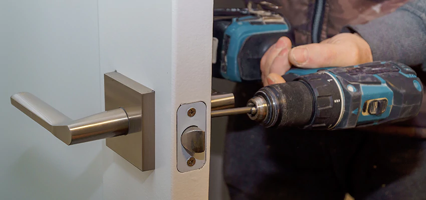 Broken Door Handle Lock Repair in Cherryland, California